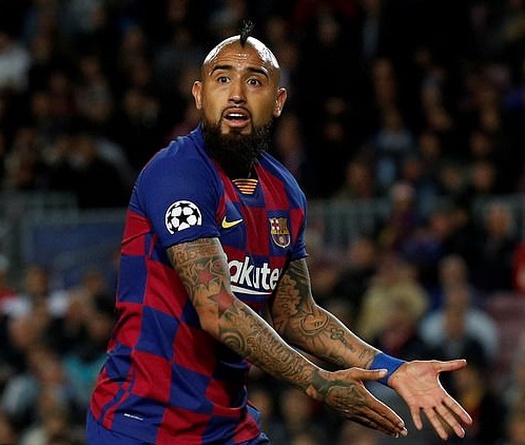 Tin bóng đá 8/1: MU và Inter Milan tranh giành sao Barca