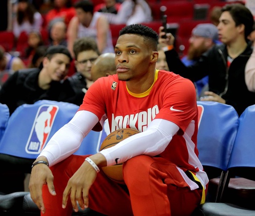 Russell Westbrook rớm nước mắt khi trở về mái nhà xưa