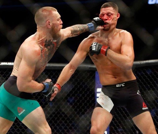 Georges St-Pierre hướng dẫn cách trị đòn đấm tay trái của Conor McGregor