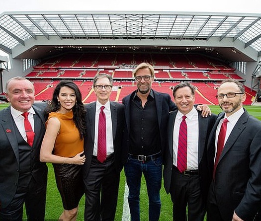 Sếp Liverpool "chấm" HLV Klopp chỉ với một cuộc điện thoại