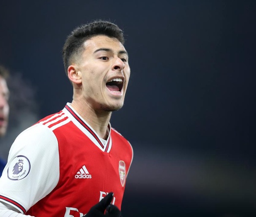 Tiền đạo Arsenal vượt qua Greenwood về ghi bàn tuổi teen