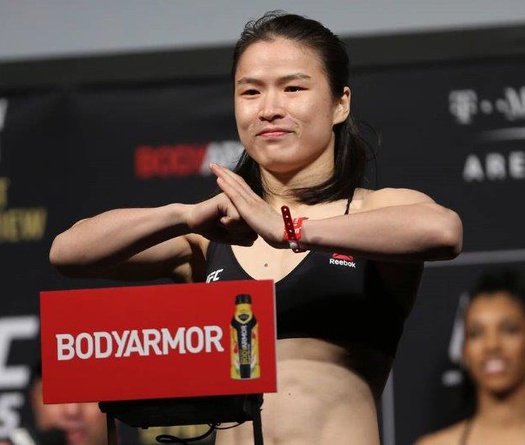 Nữ vô địch UFC Zhang Weili đến Las Vegas luyện tập để tránh dịch Corona