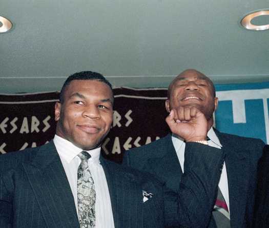 Huyền thoại nặng đòn bậc nhất lịch sử Boxing thừa nhận "sợ" Mike Tyson