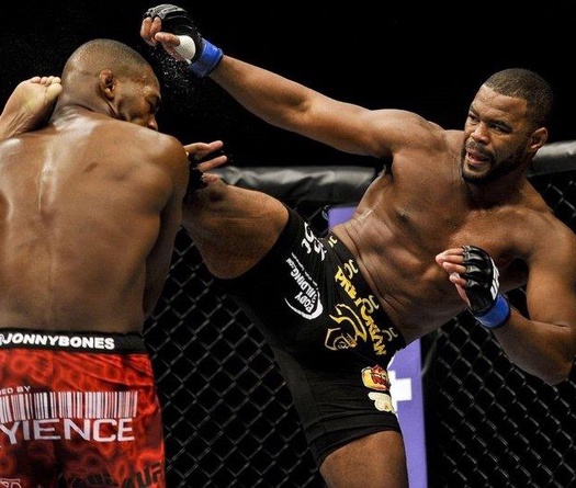 Cừu thù của Jon Jones bày mưu giúp Dominic Reyes chiến thắng tại UFC 247