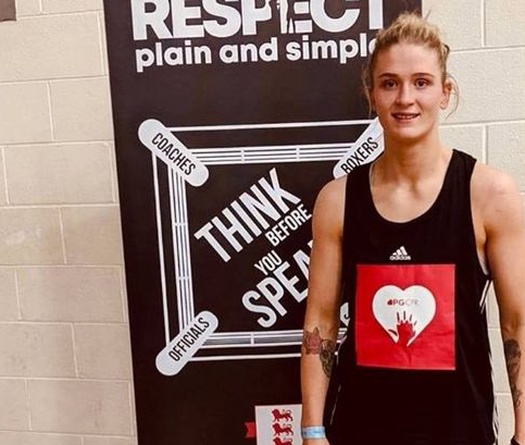 Vì yêu, nữ Boxer Anh Quốc thách thức tù tội