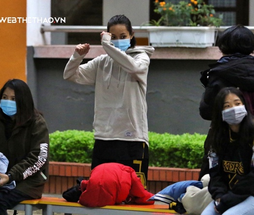 Hanoi Sisters Cup giữa đại dịch Corona: Khẩu trang khắp mọi nơi