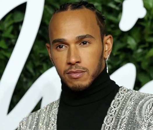 Lewis Hamilton khoe tóc mới để đón hợp đồng kỷ lục với Mercedes?