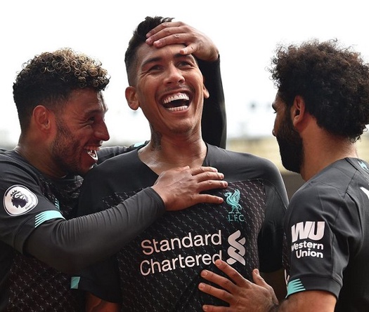 Sao Liverpool đe dọa kỷ lục ghi bàn của huyền thoại MU