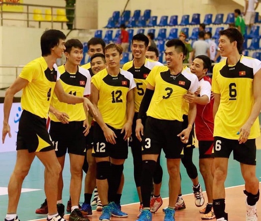 Sếu vườn bóng chuyền Phạm Thái Hưng chia tay nhà vô địch