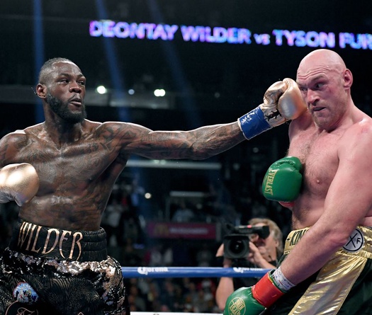 Deontay Wilder hi vọng Tyson Fury sẽ đội mũ bảo hiểm khi đấu với mình