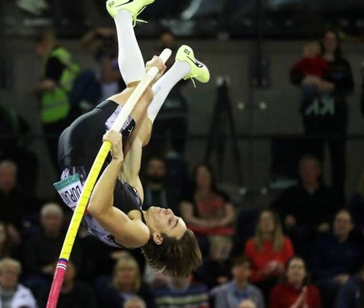 Trai đẹp nhảy sào Thụy Điển suýt lập kỷ lục thế giới thứ ba chỉ trong 12 ngày