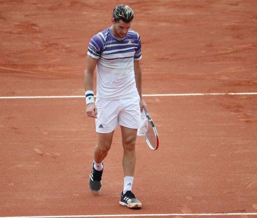 Dominic Thiem bỏ lỡ cơ hội qua mặt Roger Federer trên BXH thế giới