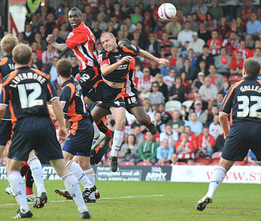 Soi kèo Luton Town vs Brentford 02h45, ngày 26/02 (hạng Nhất Anh)