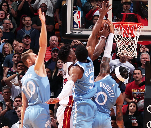 Block game-winner của Jimmy Butler, D'Angelo Russell có chiến thắng đầu tay cùng Timberwolves