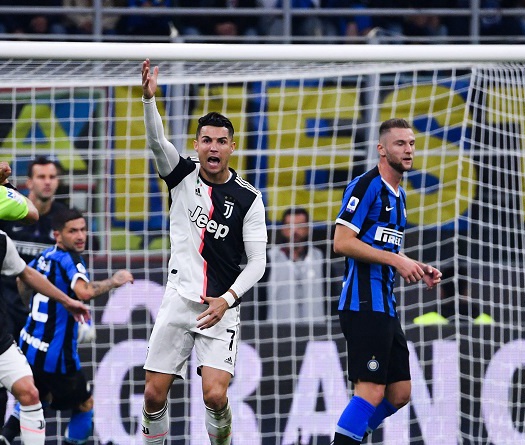 Ronaldo và Juventus chơi trận gặp Inter mà không có khán giả
