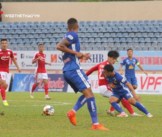 Quảng Nam nhận thất bại dù nghiên cứu kỹ cách “bắt chết” Công Phượng