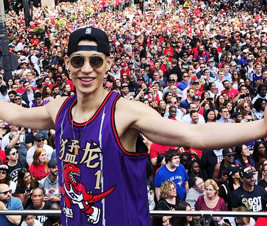 Jeremy Lin trở thành người hùng châu Á với số tiền quyên góp khủng giúp chống lại COVID-19