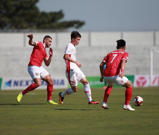Các đội bóng V.League thất thu bao nhiêu tiền vé vì COVID-19?