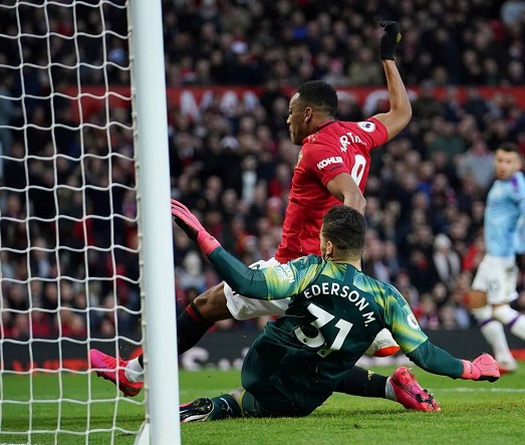 Nhà đài có hoàn tiền cho thuê bao Ngoại hạng Anh khi bị hoãn?