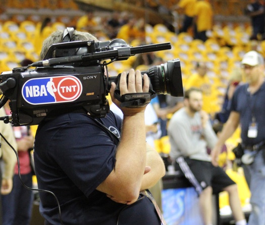 Một quay phim NBA rơi vào trạng thái vô cùng nguy kịch vì COVID-19