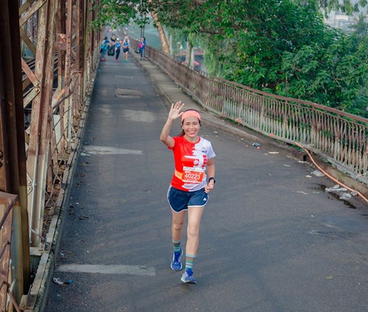 Nhà văn Trang Hạ: Treo tiền thưởng chạy, học võ dụ chồng tỷ thí hơn thua