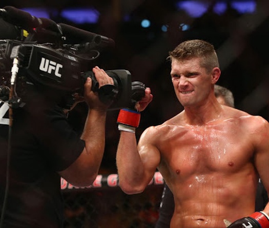 Ngã ngửa với thử thách tập luyện tại nhà của Stephen Thompson