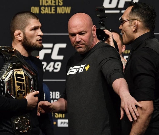 Khabib chính thức rút lui, Tony Ferguson đòi tước đai nhà vô địch