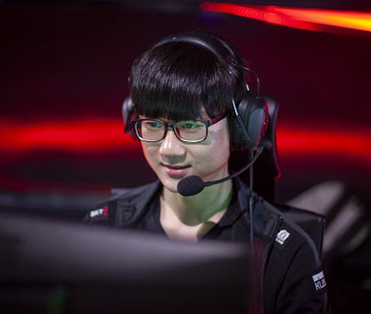 Effortf tiết lộ Faker chọn nhầm bảng ngọc khi đấu với GRF