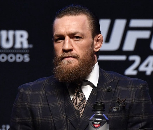 Conor McGregor chỉ trích Trung Quốc hỗ trợ thiết bị kém chất lượng cho Ireland