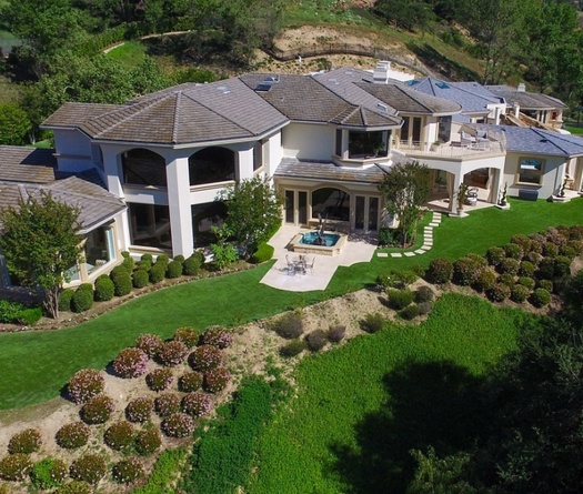 Anthony Davis bán biệt thự 8 triệu USD tại Los Angeles, có thể rời Lakers?