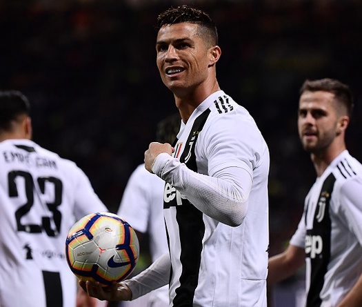 Ronaldo ghi bàn thắng thứ 600 theo cách đặc biệt tròn một năm trước