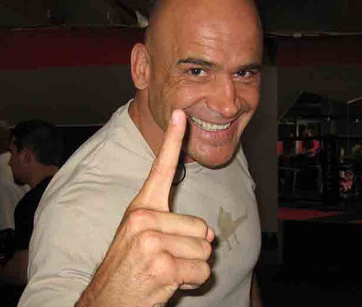 Cựu vô địch UFC kể chuyện hạ gục 3 "Đặc nhiệm Hải Quân Mỹ" tại Nhật