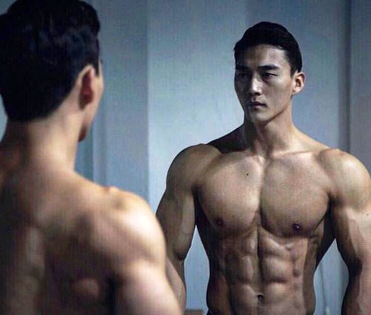 Chàng “siêu PT” Hàn Quốc gây điên đảo giới fitness bằng những bài tập bụng 6 múi đẹp mê hồn