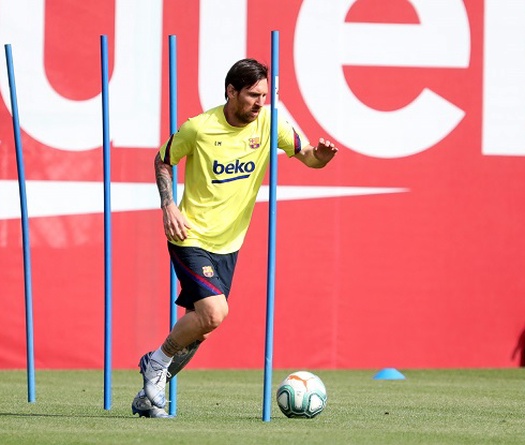 Barca bị nghi ngờ che giấu chấn thương của Messi trên sân tập