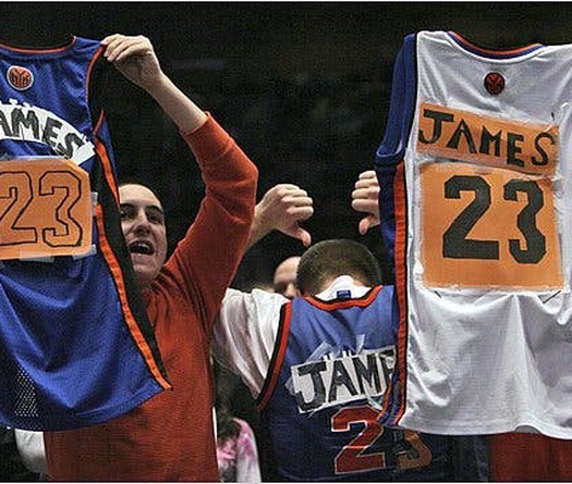 LeBron James và những pha tự hủy khiến New York Knicks lận đận 20 năm