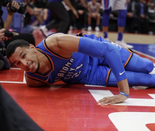 Chuyên gia phòng ngự Andre Roberson trở lại sau 2 năm vắng bóng