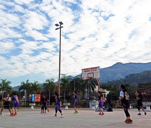 "Bao chill" với sân bóng rổ view núi rừng Tây Bắc ở Tằng Loỏng