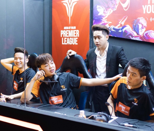 Kết quả APL Liên Quân 2020 lượt đi: FL, SGP sáng cửa đi tiếp