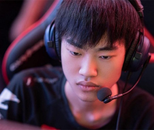 Knight chỉ là Top 4 Mid tại CKTG 2020 theo truyền thông Hàn