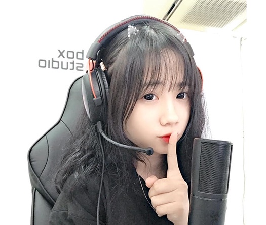 Linh San: Nữ bình luận viên đầu tiên của VETV