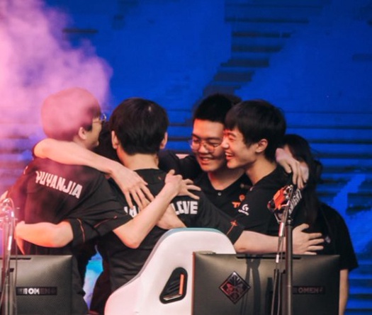 Đánh bại JDG, TES vô địch LPL Mùa Hè 2020