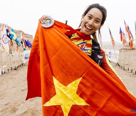 6 tiếng liên tục làm MC chỉ là chuyện nhỏ với “Cô gái chạy vòng quanh TG” Thanh Vũ 