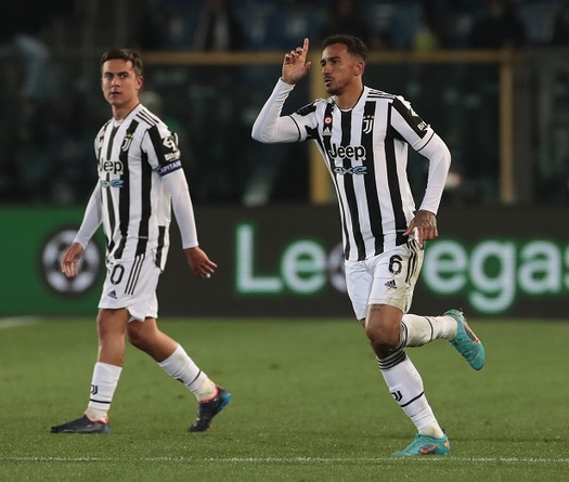 Juventus bị phàn nàn thoát thẻ đỏ và phạt đền trước Atalanta