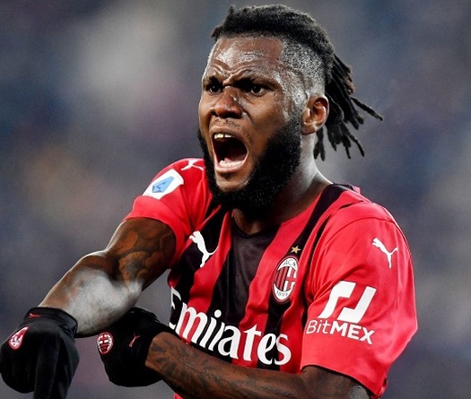 CĐV AC Milan dậy sóng khi Kessie chuyển đến Barca