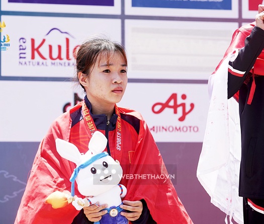 KÝ SỰ: 3 giờ trải nghiệm chờ lấy mẫu thử doping cùng “Ớt tiêu” Lê Thị Tuyết sau HCB marathon SEA Games 32