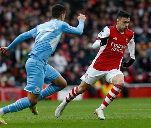 CĐV Arsenal cáo buộc trọng tài ngăn cản bàn thắng của Martinelli