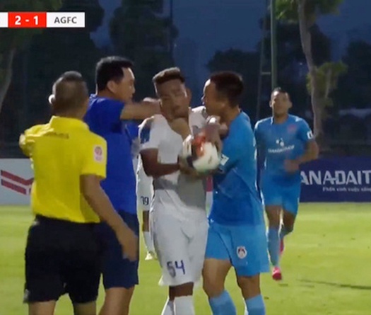  HLV Phố Hiến viết tâm thư xin lỗi sau hành động bóp cổ Văn Huy