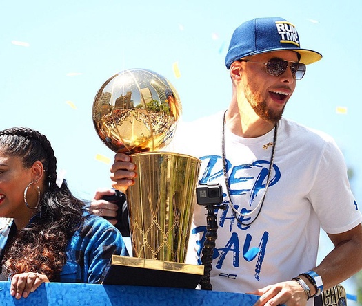 Golden State Warriors muốn lên ngôi vô địch "mùa giải cuối cùng" để tri ân khán giả