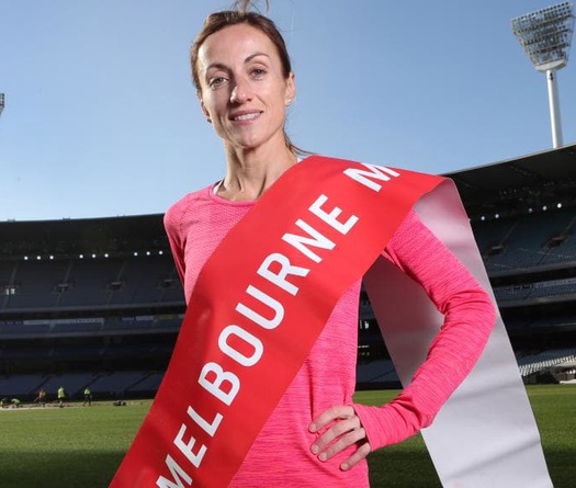 Nữ VĐV U50 "tay ngang" chạy marathon phá kỷ lục giải ở Úc, xấp xỉ... nhà vô địch nam của Việt Nam