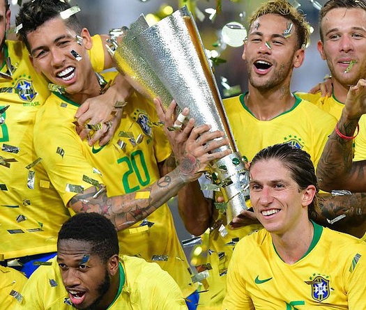 Neymar vượt mặt Pele và những điểm nhấn khi Brazil hạ gục Argentina